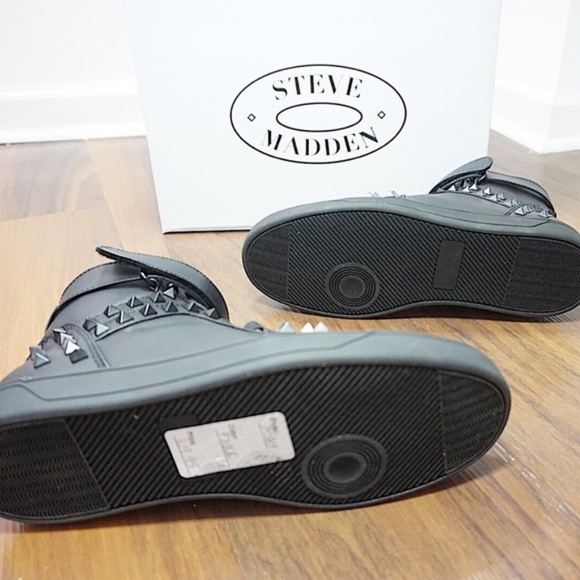 Steve Madden Stud Men’s Sneakers - Picture 4 of 4